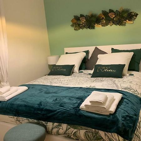 Gatto Bianco Apartment Бари Екстериор снимка