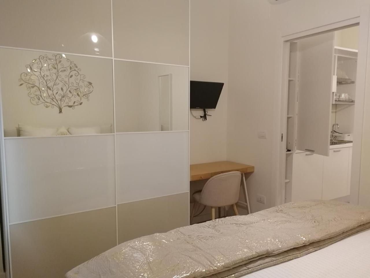 Gatto Bianco Apartment Бари Екстериор снимка