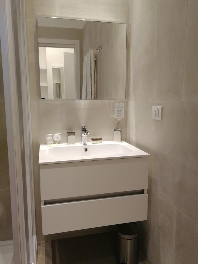 Gatto Bianco Apartment Бари Екстериор снимка